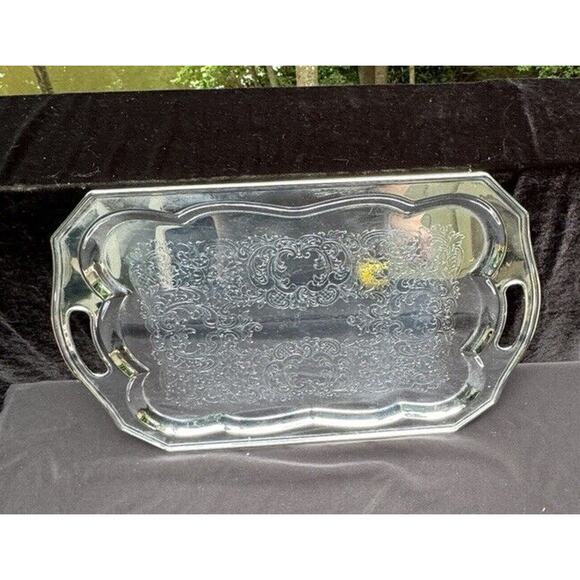 Vintage Wm Rogers silverplate fancy 18”handled serving tray - Picture 2 of 9